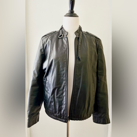 Vintage Leather Jacket 70s/80s Black Unisex Moto Bomber Size M/L Tab Shoulder - Picture 3 of 15